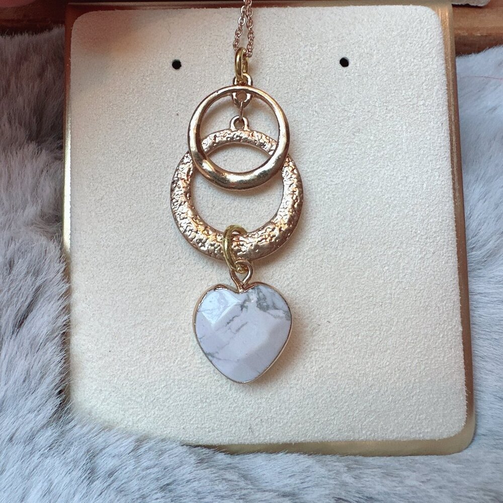 Howlite Heart & Hammered Circles Necklace